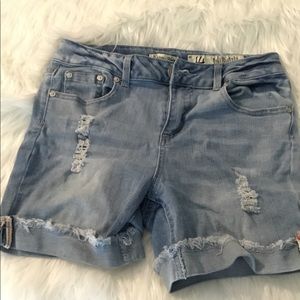 Distressed cuffed blue jean shorts sz 14